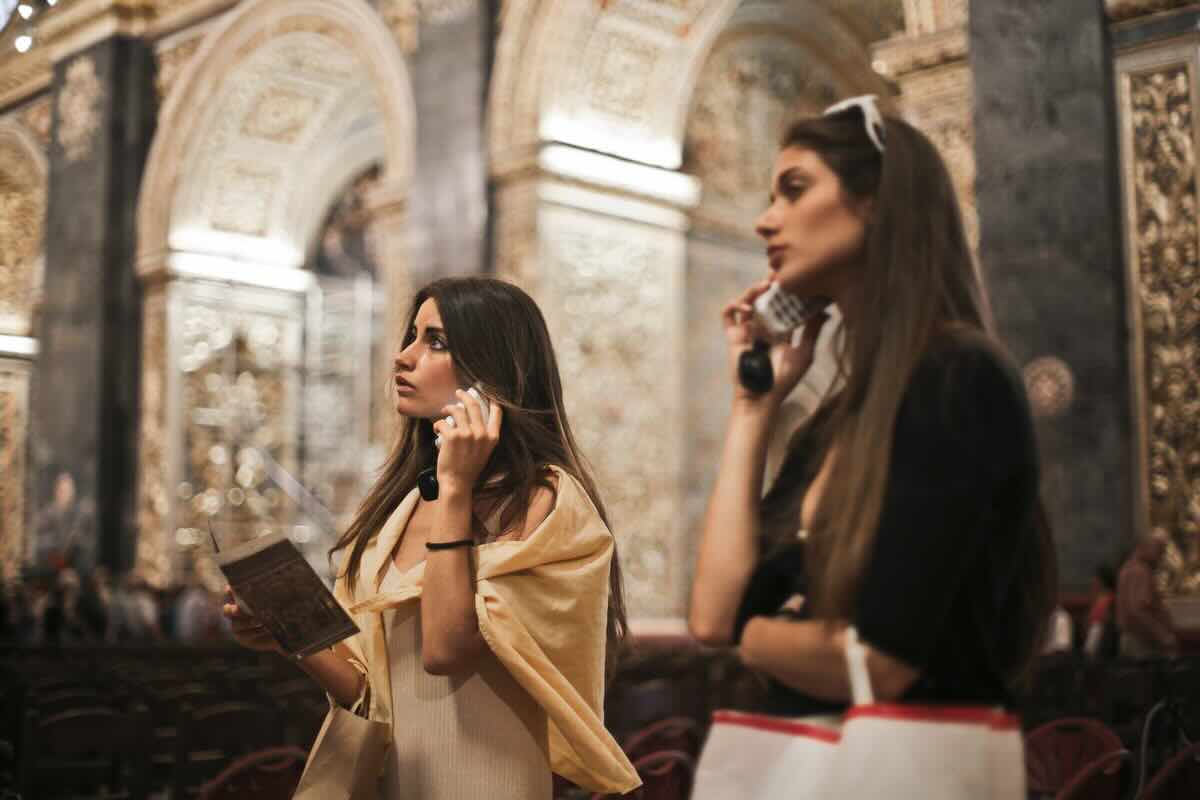 Ragazze al museo